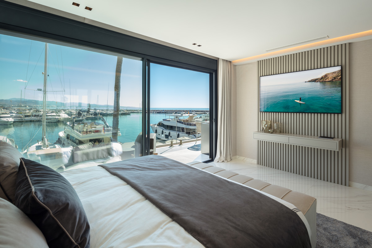 Luxusapartment in Puerto Banús – Panoramablick auf das Mittelmeer