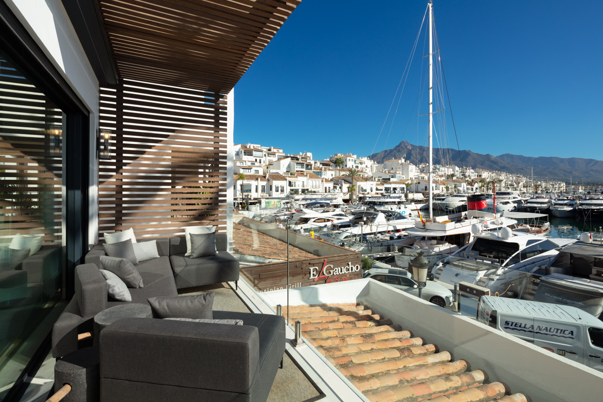 Luxusapartment in Puerto Banús – Panoramablick auf das Mittelmeer