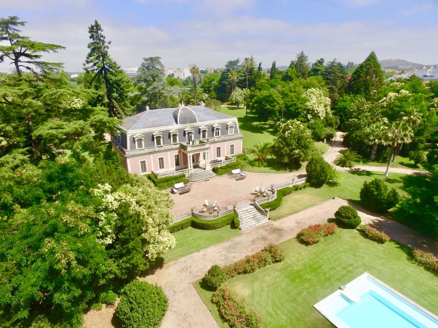 Palastartige Residenz des 19. Jahrhunderts mit historischem Botanischem Garten und Reitanlage – Elvas, Portugal