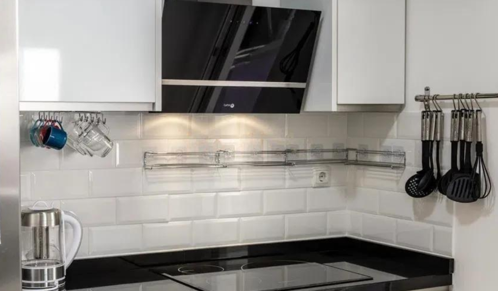 Exklusives Apartment mit Meerblick und Tourismuslizenz in Puerto Marina, Benalmádena