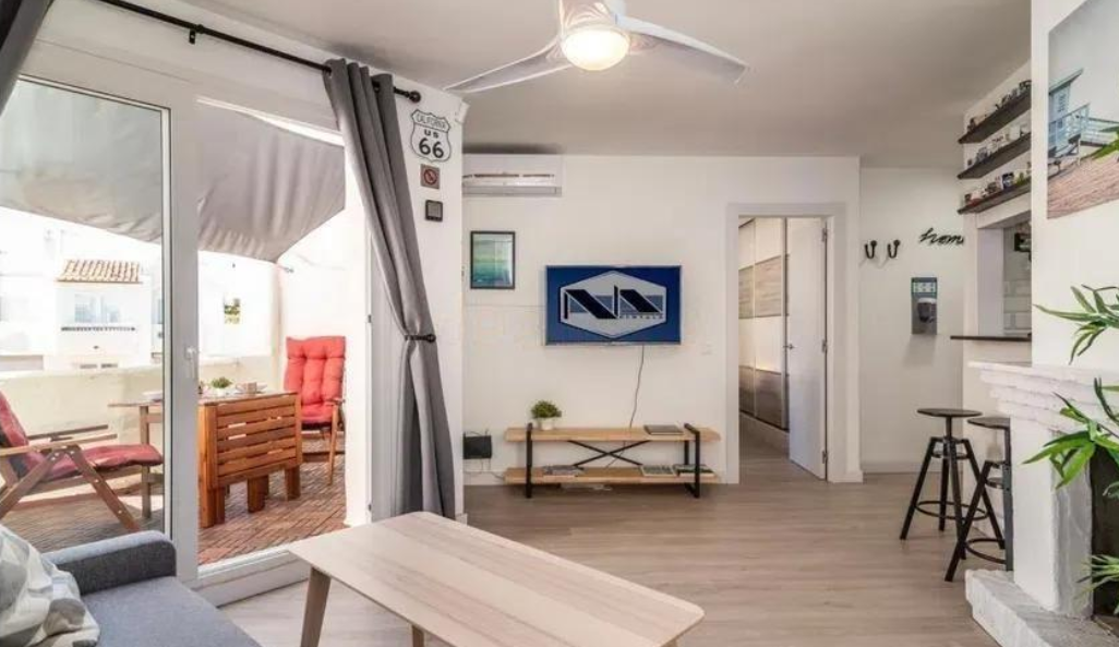 Exklusives Apartment mit Meerblick und Tourismuslizenz in Puerto Marina, Benalmádena
