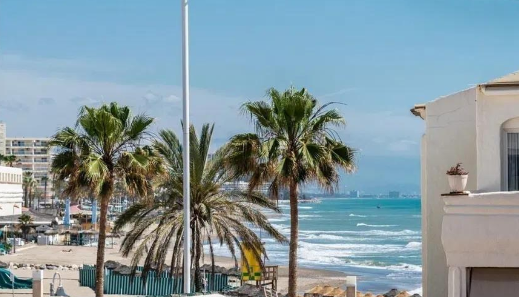 Exklusives Apartment mit Meerblick und Tourismuslizenz in Puerto Marina, Benalmádena