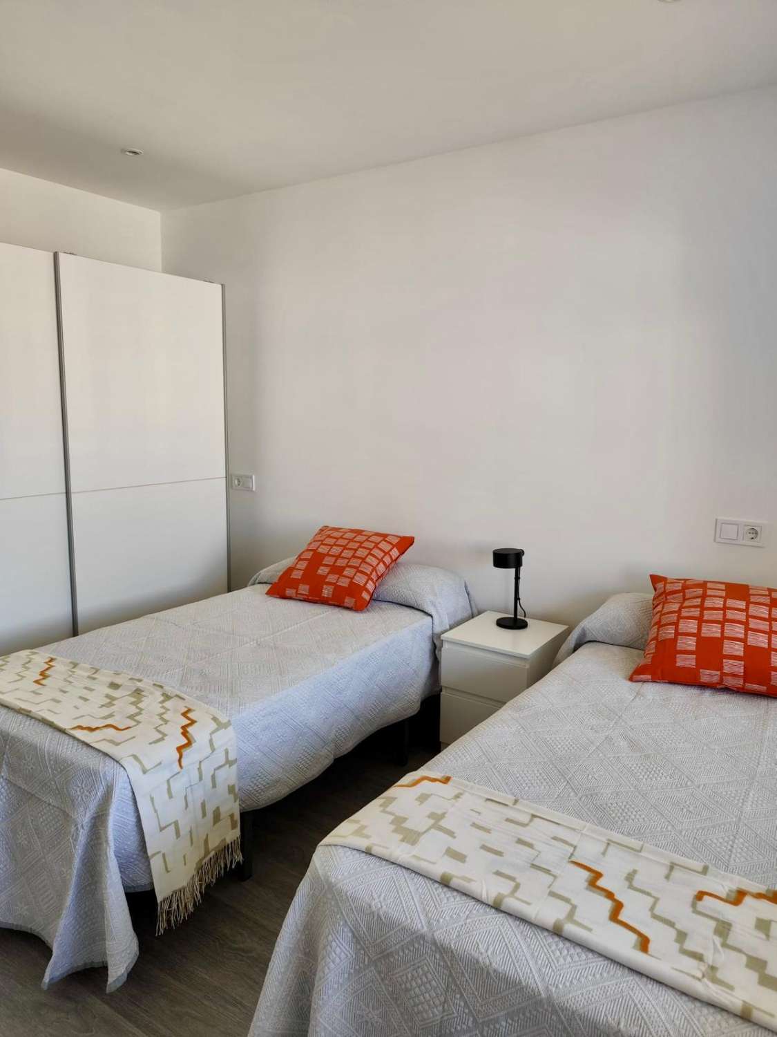 Modernes Apartment mit Meerblick und Tourismuslizenz in Benalmádena