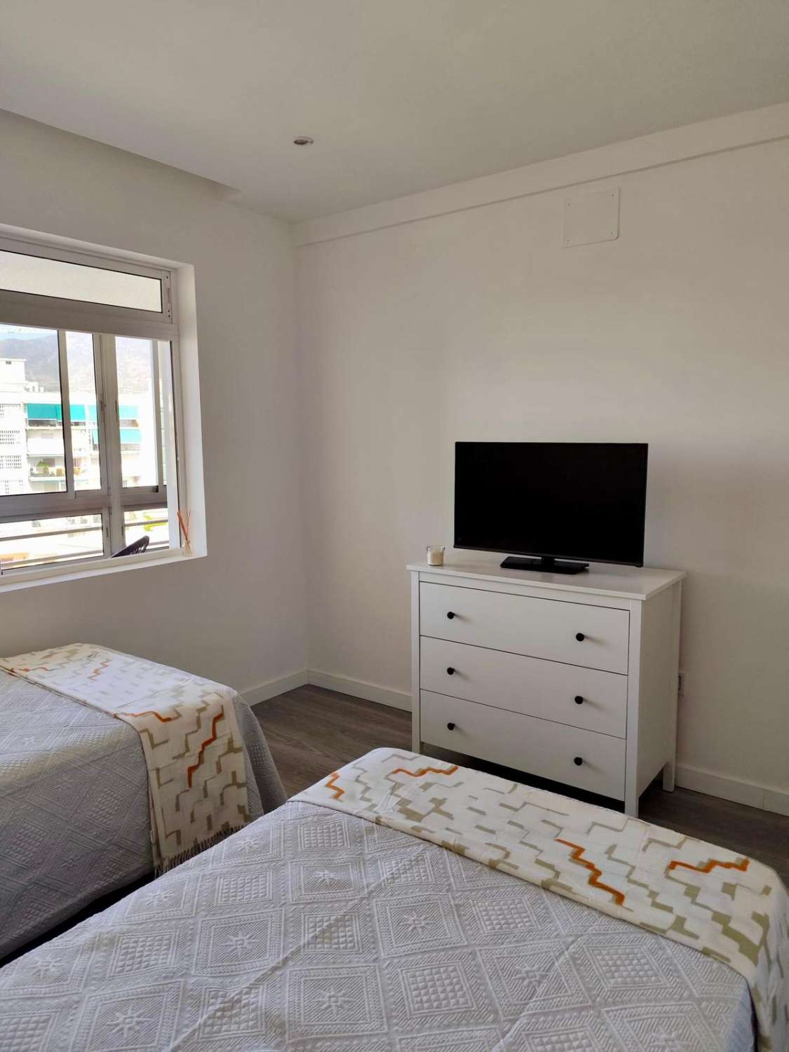 Modernes Apartment mit Meerblick und Tourismuslizenz in Benalmádena