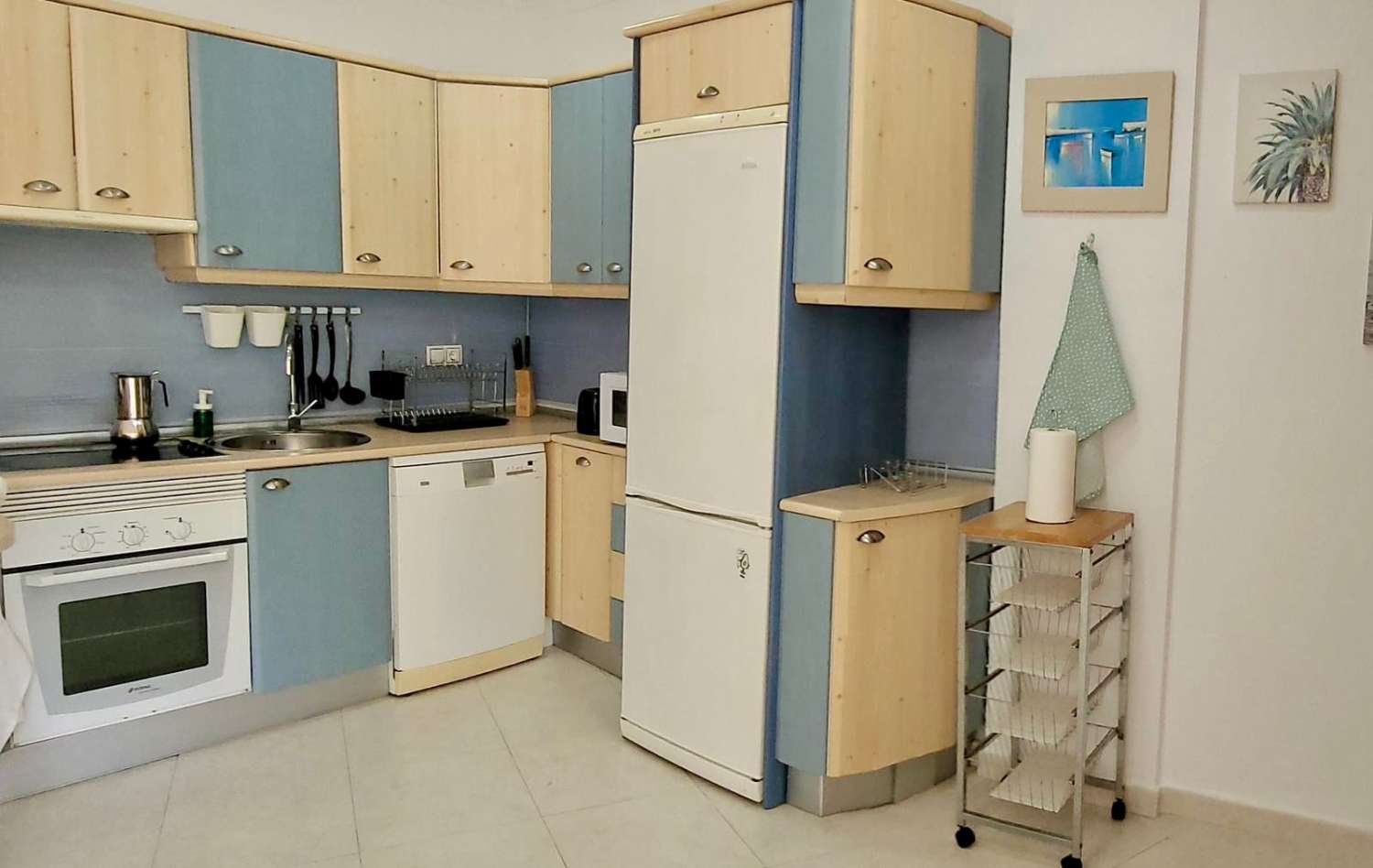 Exklusives Apartment in erster Strandlinie mit Tourismuslizenz in Calahonda, Mijas