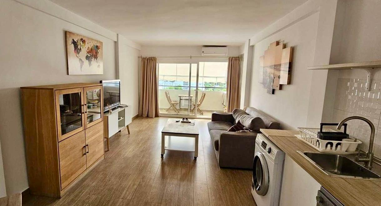 Apartment mit Meerblick, Terrasse und Gemeinschaftspool in Torremolinos