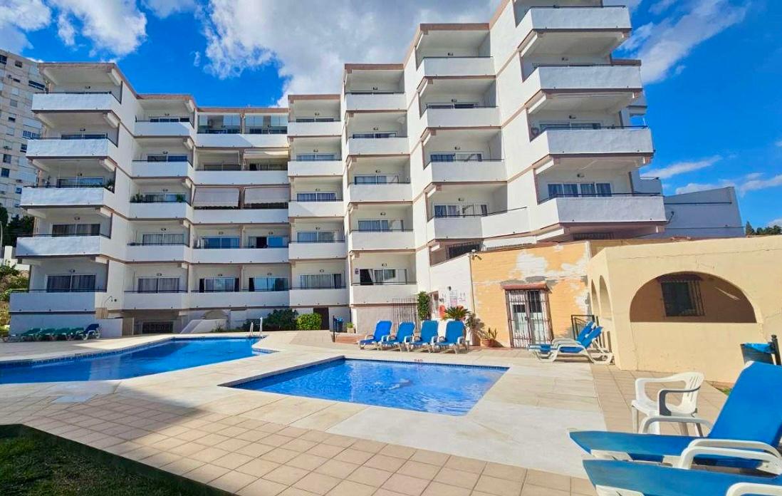 Apartment mit Meerblick, Terrasse und Gemeinschaftspool in Torremolinos