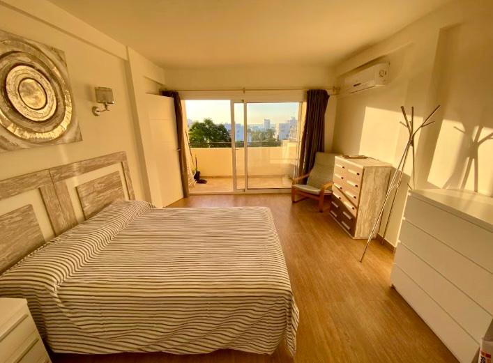 Apartment mit Meerblick, Terrasse und Gemeinschaftspool in Torremolinos