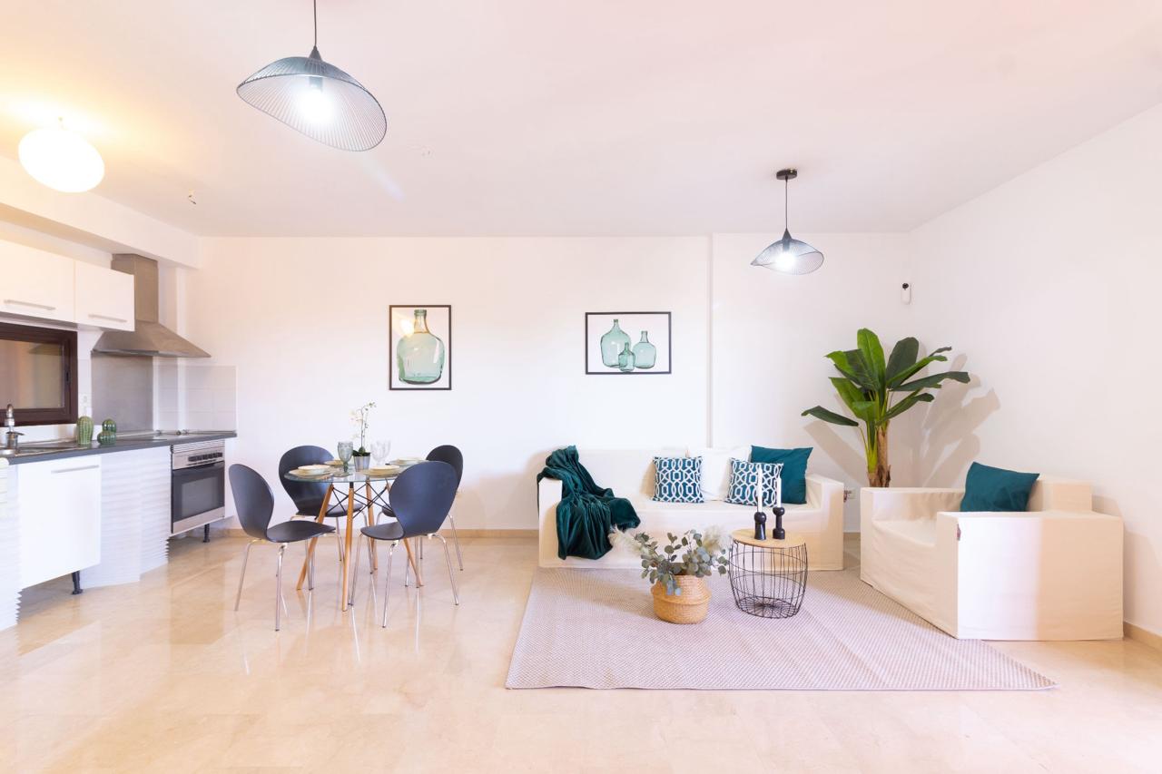 Wohnung zum Verkauf im Hafen von Estepona – Zentrale Lage mit Meerblick