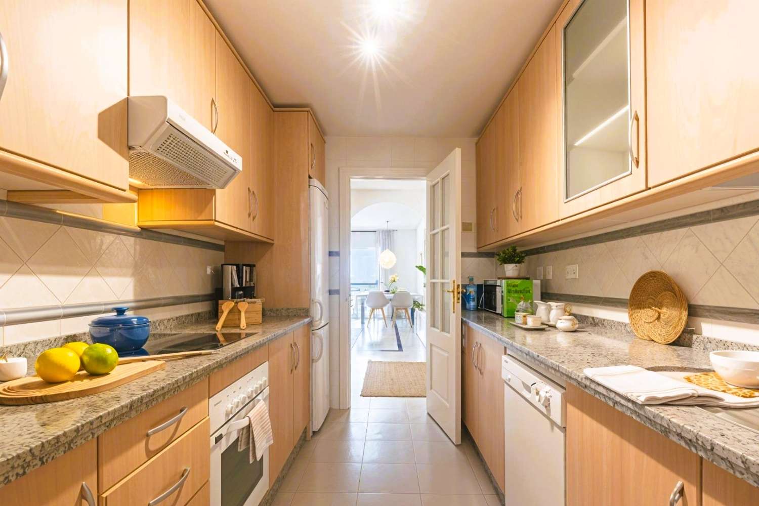 Exklusive Wohnung in erster Strandlinie mit Meerblick in Torrequebrada, Benalmádena