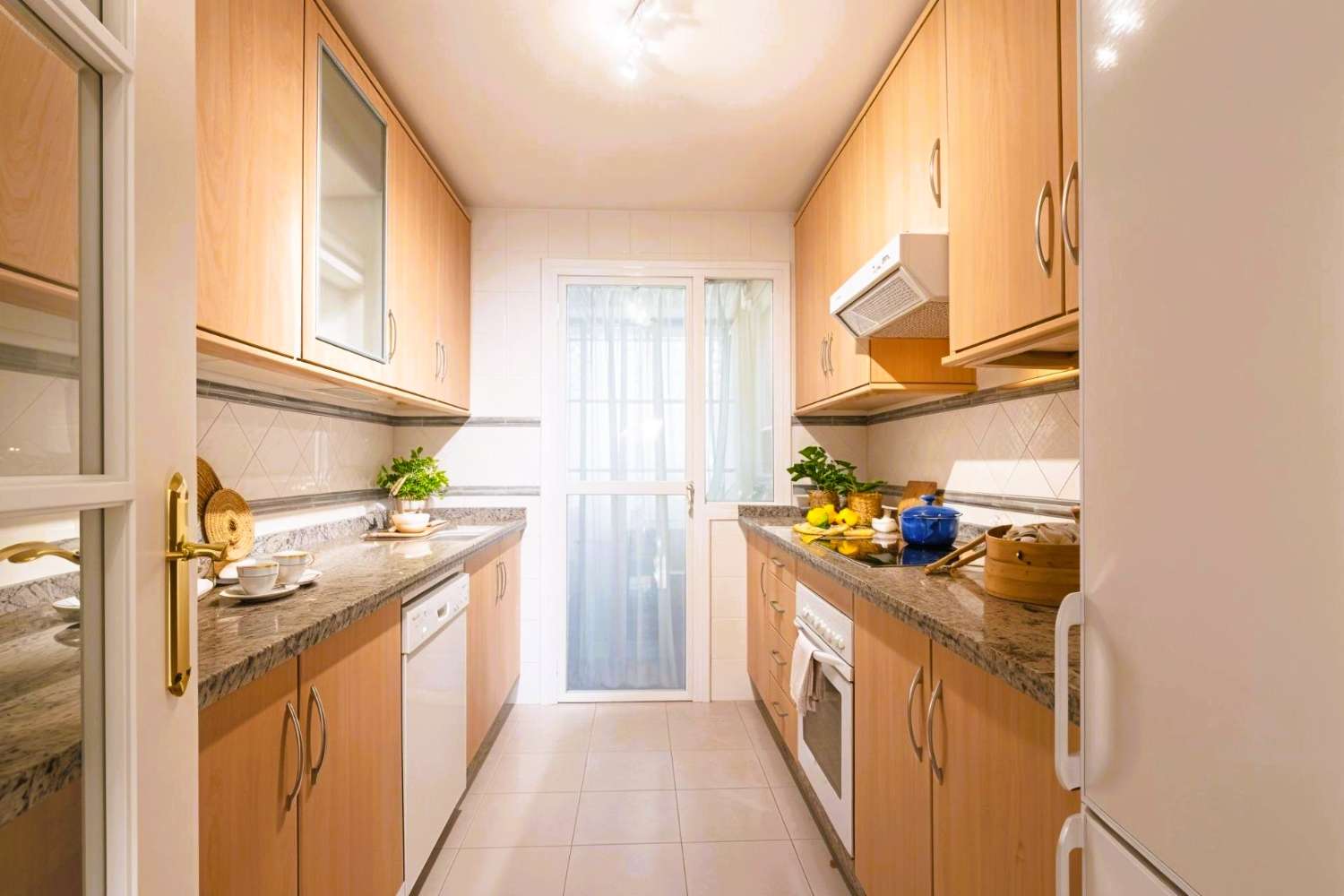 Exklusive Wohnung in erster Strandlinie mit Meerblick in Torrequebrada, Benalmádena