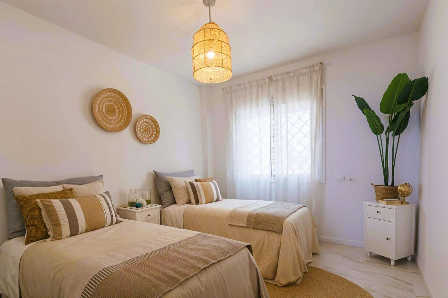 Exklusive Wohnung in erster Strandlinie mit Meerblick in Torrequebrada, Benalmádena