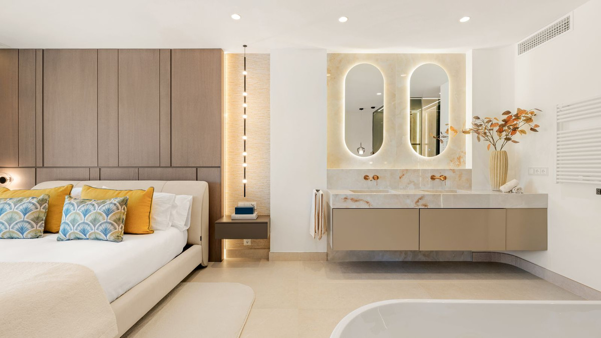 Luxuriöses Duplex-Penthouse mit spektakulären Meerblicken in Esteponas New Golden Mile