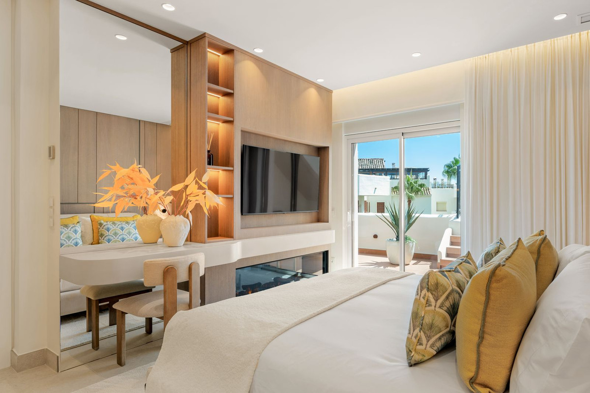 Luxuriöses Duplex-Penthouse mit spektakulären Meerblicken in Esteponas New Golden Mile