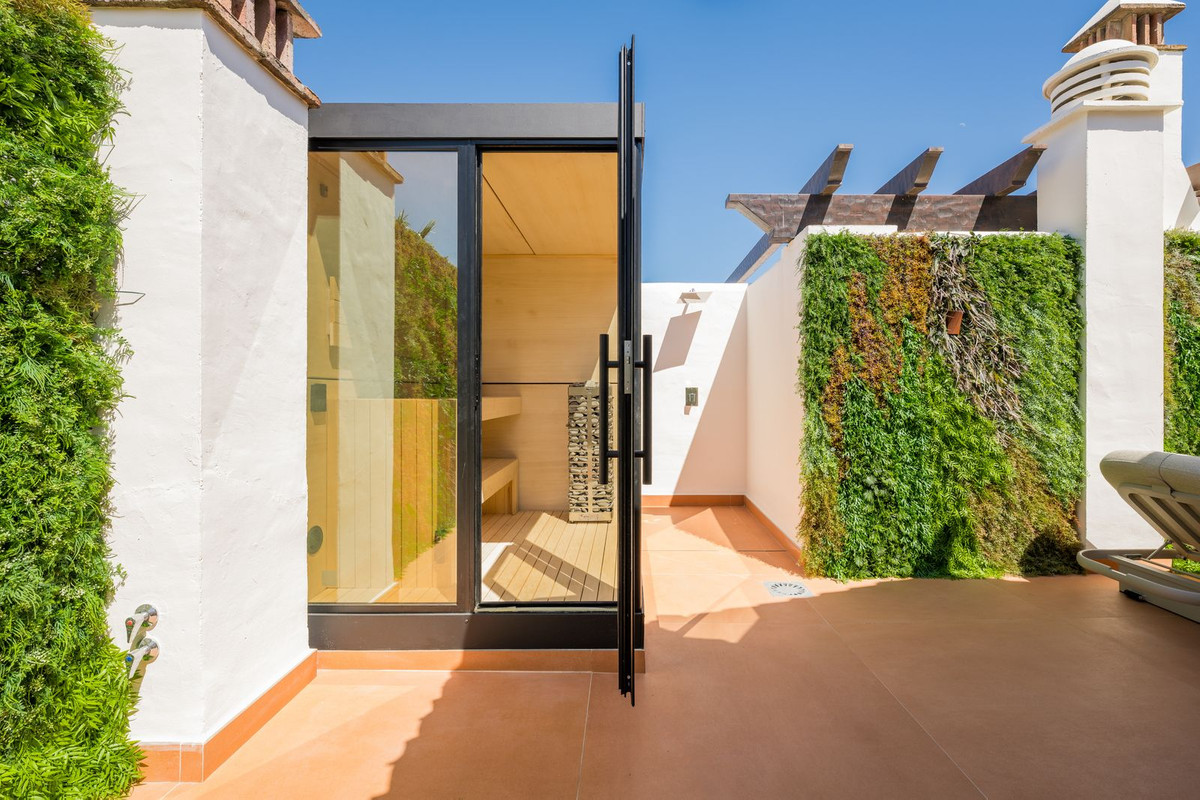 Luxuriöses Duplex-Penthouse mit spektakulären Meerblicken in Esteponas New Golden Mile