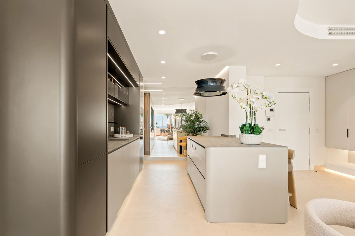 Luxuriöses Duplex-Penthouse mit spektakulären Meerblicken in Esteponas New Golden Mile