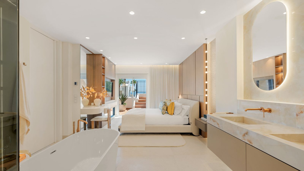 Luxuriöses Duplex-Penthouse mit spektakulären Meerblicken in Esteponas New Golden Mile