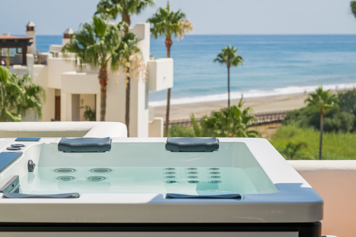 Luxuriöses Duplex-Penthouse mit spektakulären Meerblicken in Esteponas New Golden Mile