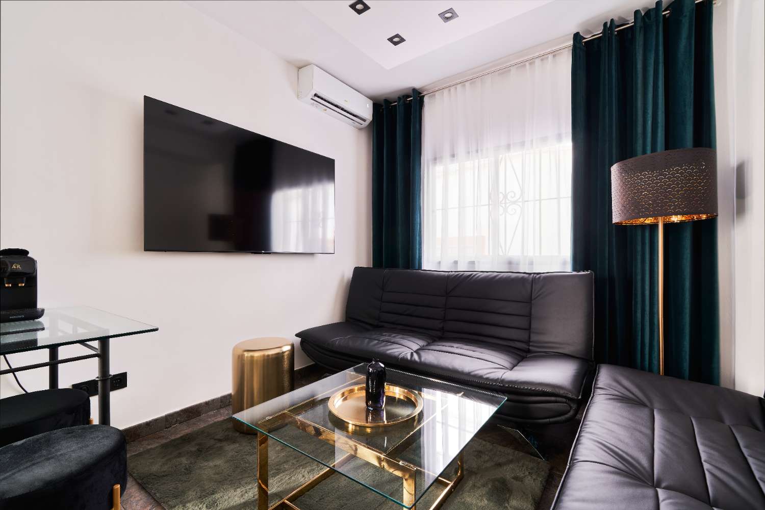 Chalet adosado im Casco Antiguo von Marbella – vollständig renoviertes Stadthaus nur wenige Schritte vom Strand entfernt