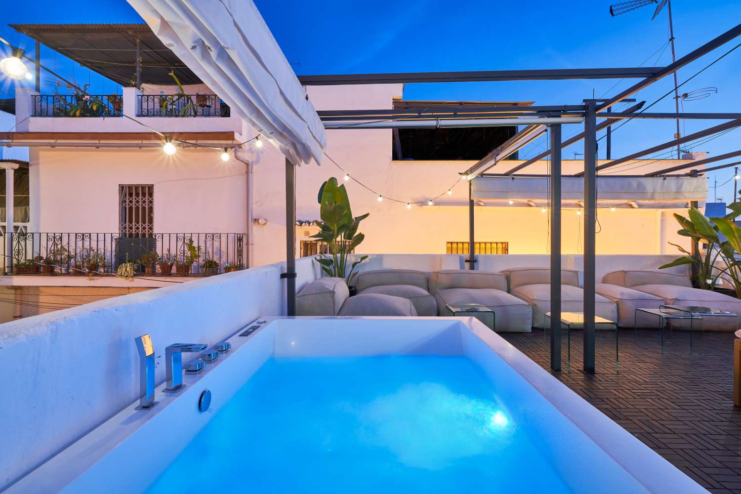 Chalet adosado im Casco Antiguo von Marbella – vollständig renoviertes Stadthaus nur wenige Schritte vom Strand entfernt