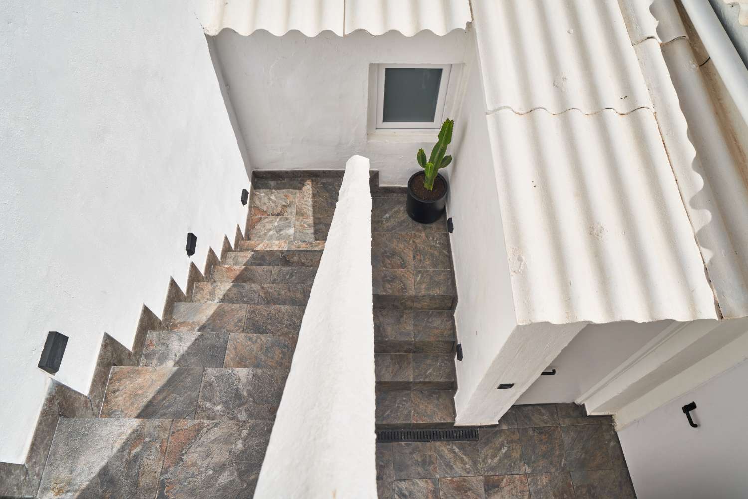 Chalet adosado im Casco Antiguo von Marbella – vollständig renoviertes Stadthaus nur wenige Schritte vom Strand entfernt