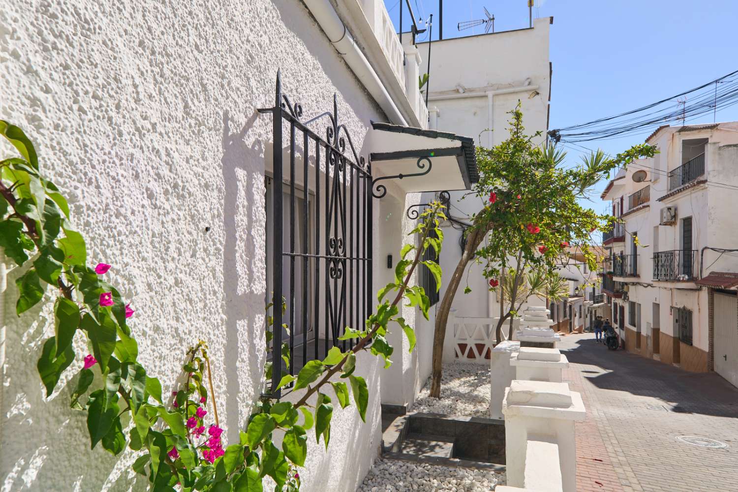 Chalet adosado im Casco Antiguo von Marbella – vollständig renoviertes Stadthaus nur wenige Schritte vom Strand entfernt