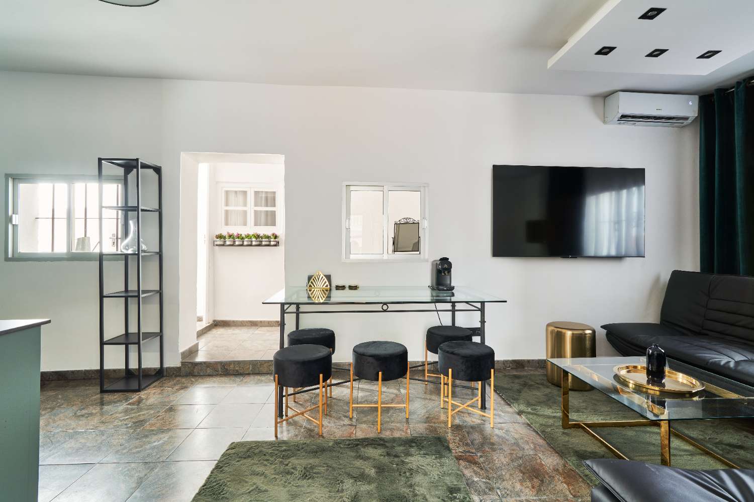 Chalet adosado im Casco Antiguo von Marbella – vollständig renoviertes Stadthaus nur wenige Schritte vom Strand entfernt