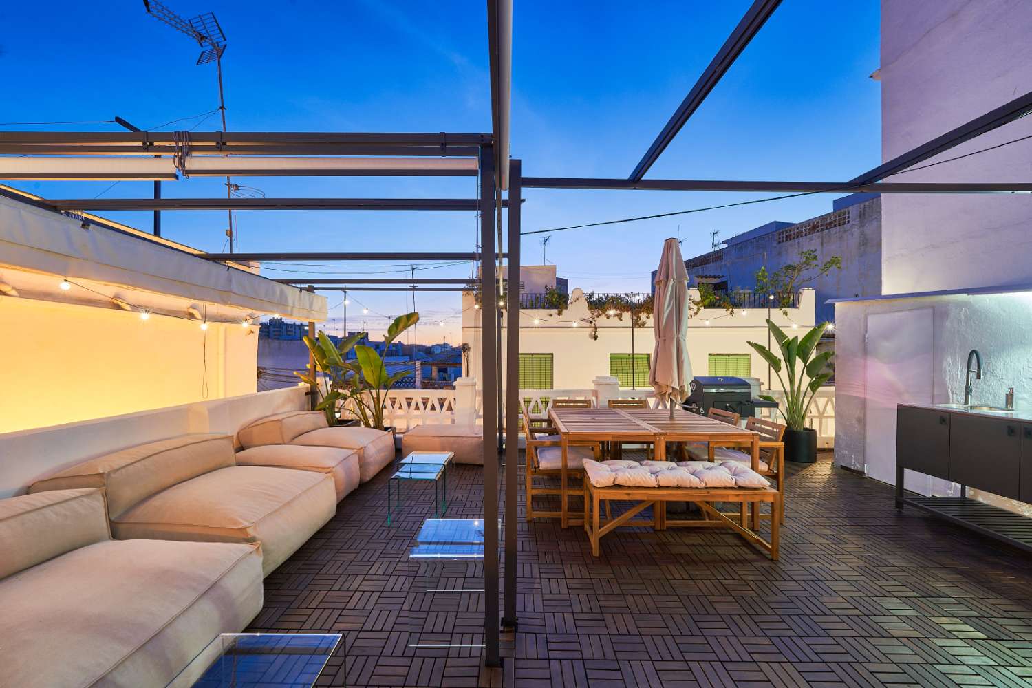 Chalet adosado im Casco Antiguo von Marbella – vollständig renoviertes Stadthaus nur wenige Schritte vom Strand entfernt