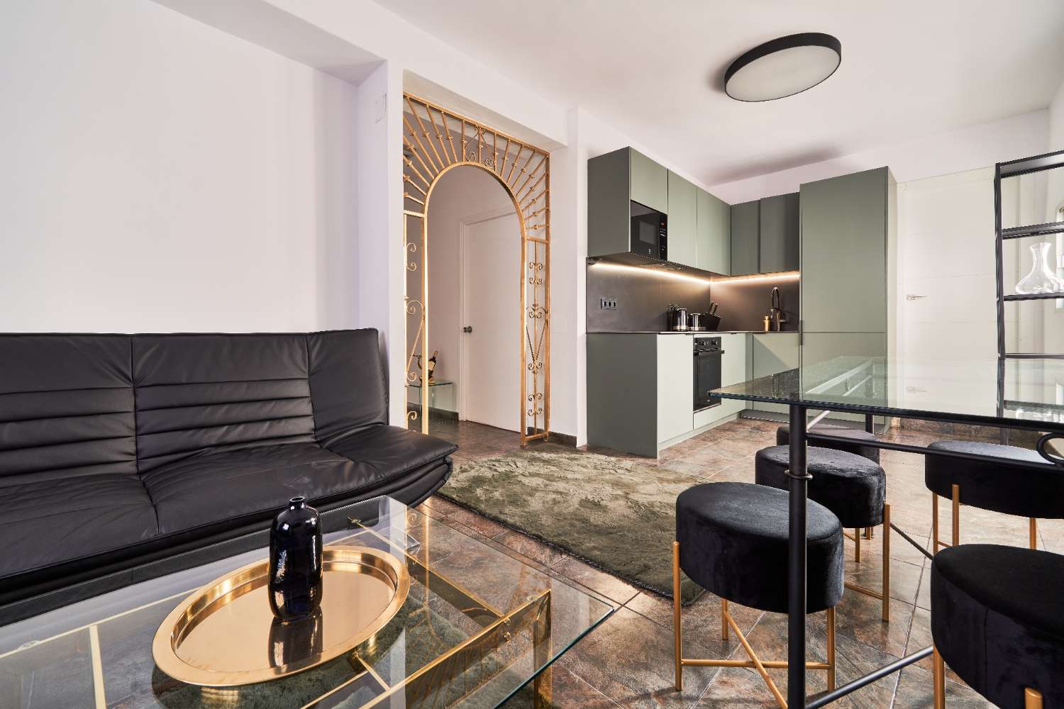 Chalet adosado im Casco Antiguo von Marbella – vollständig renoviertes Stadthaus nur wenige Schritte vom Strand entfernt