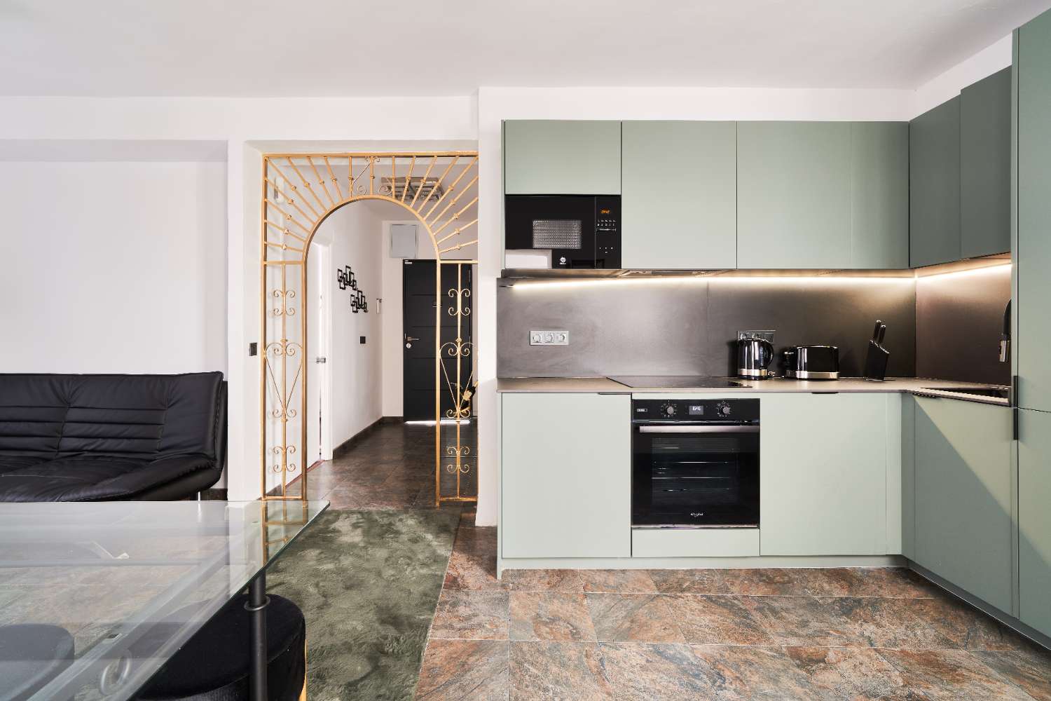 Chalet adosado im Casco Antiguo von Marbella – vollständig renoviertes Stadthaus nur wenige Schritte vom Strand entfernt