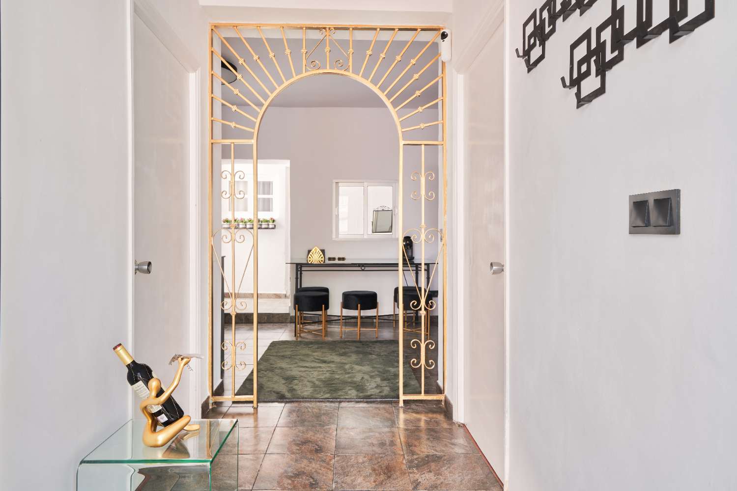 Chalet adosado im Casco Antiguo von Marbella – vollständig renoviertes Stadthaus nur wenige Schritte vom Strand entfernt