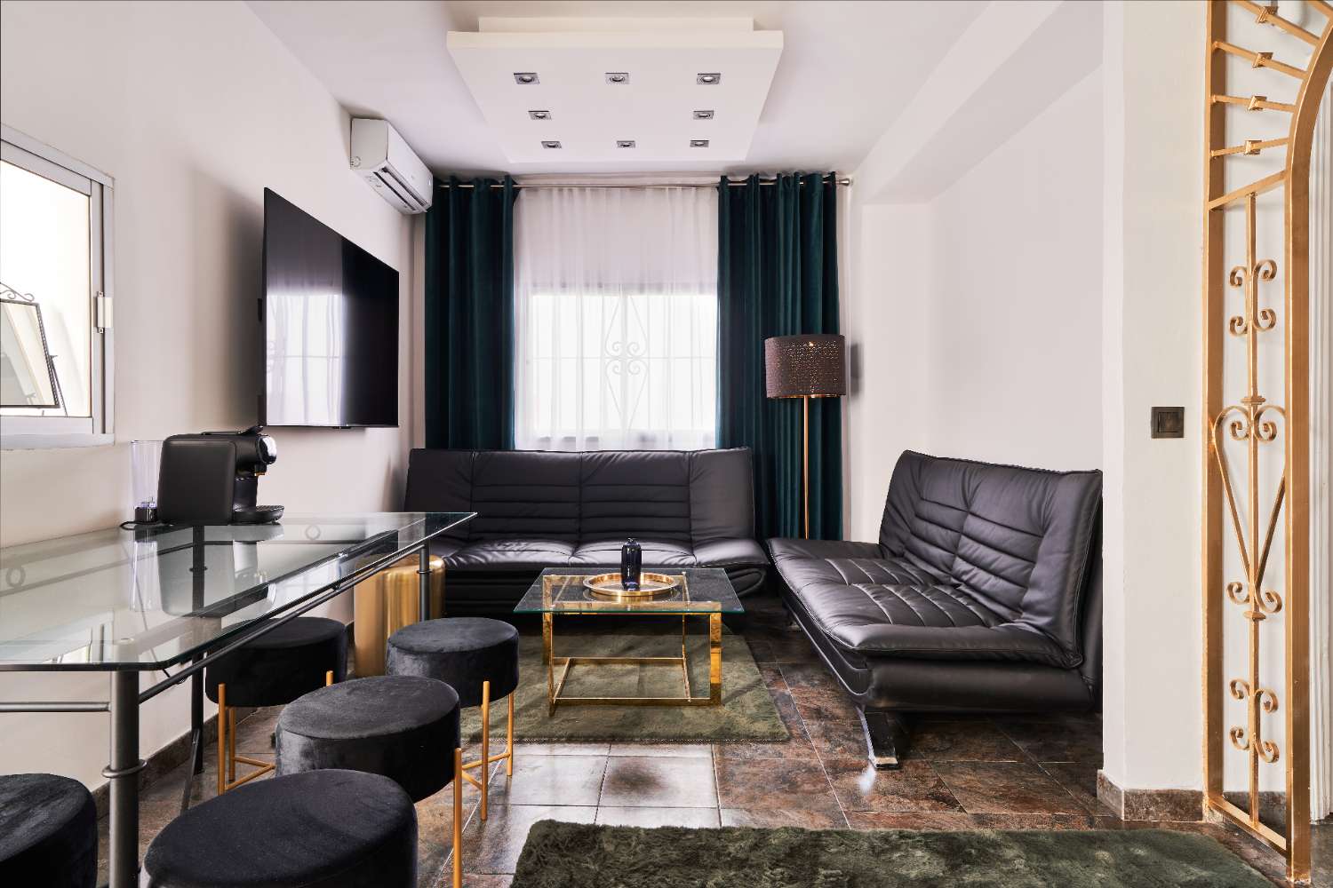 Chalet adosado im Casco Antiguo von Marbella – vollständig renoviertes Stadthaus nur wenige Schritte vom Strand entfernt