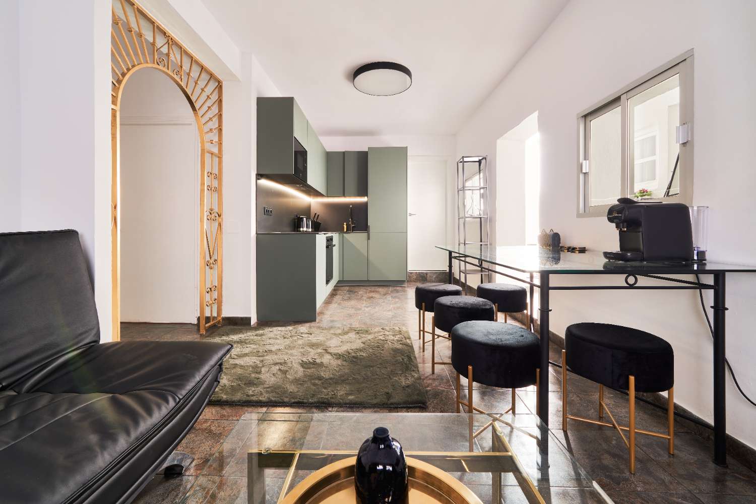 Chalet adosado im Casco Antiguo von Marbella – vollständig renoviertes Stadthaus nur wenige Schritte vom Strand entfernt