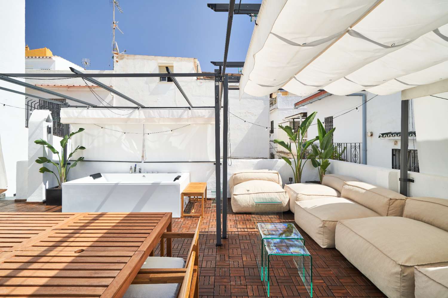 Chalet adosado im Casco Antiguo von Marbella – vollständig renoviertes Stadthaus nur wenige Schritte vom Strand entfernt