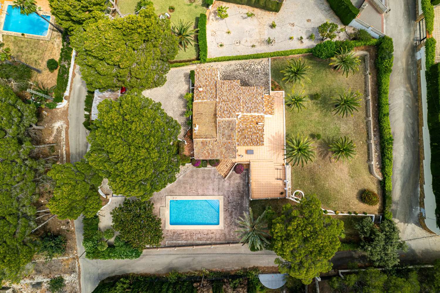 Exclusiva villa de estilo mediterráneo con vistas panorámicas al Montgó en Jávea