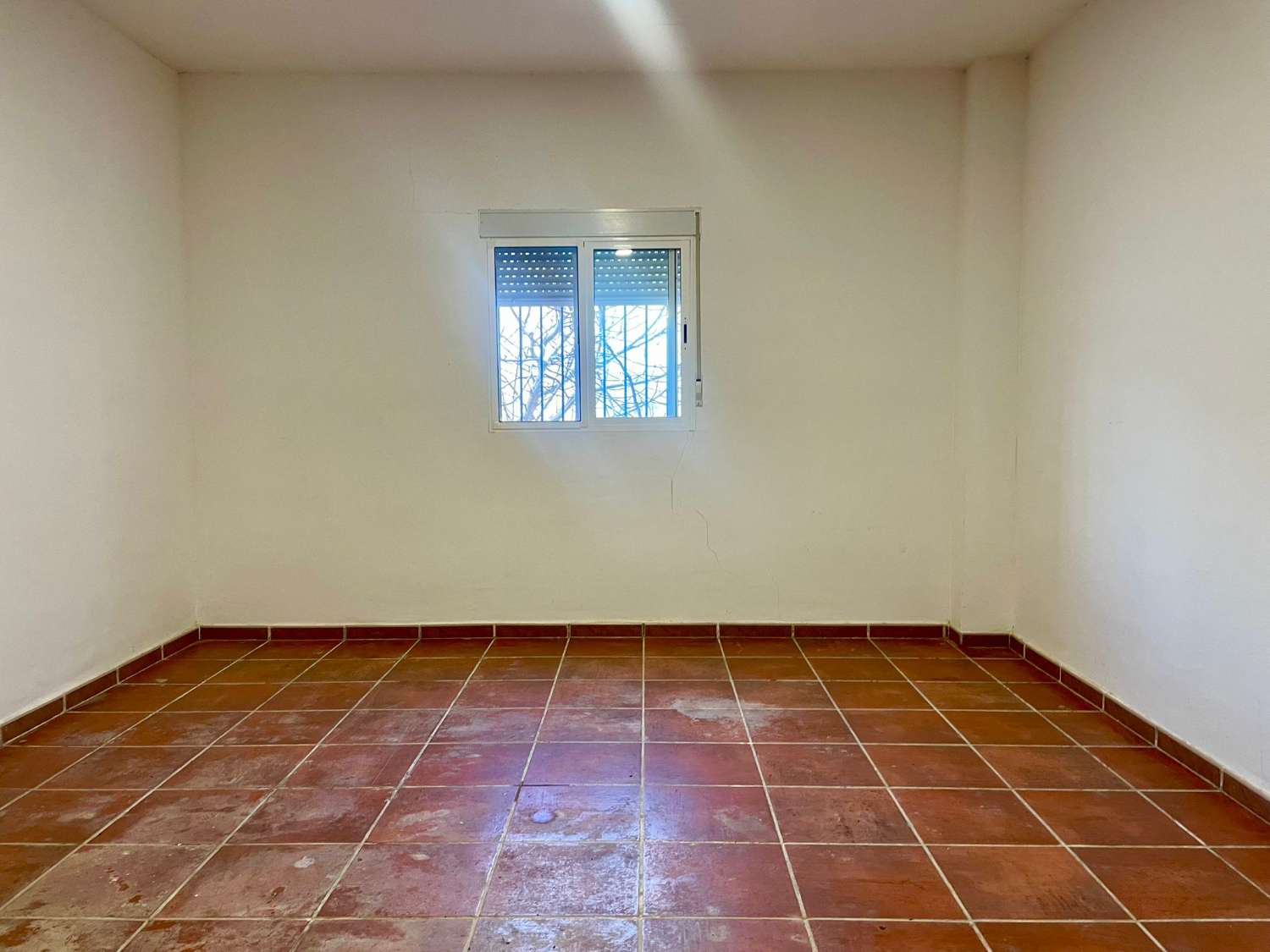 Landhaus mit 200.000 m² Grundstück und Mandelplantage bei Gor