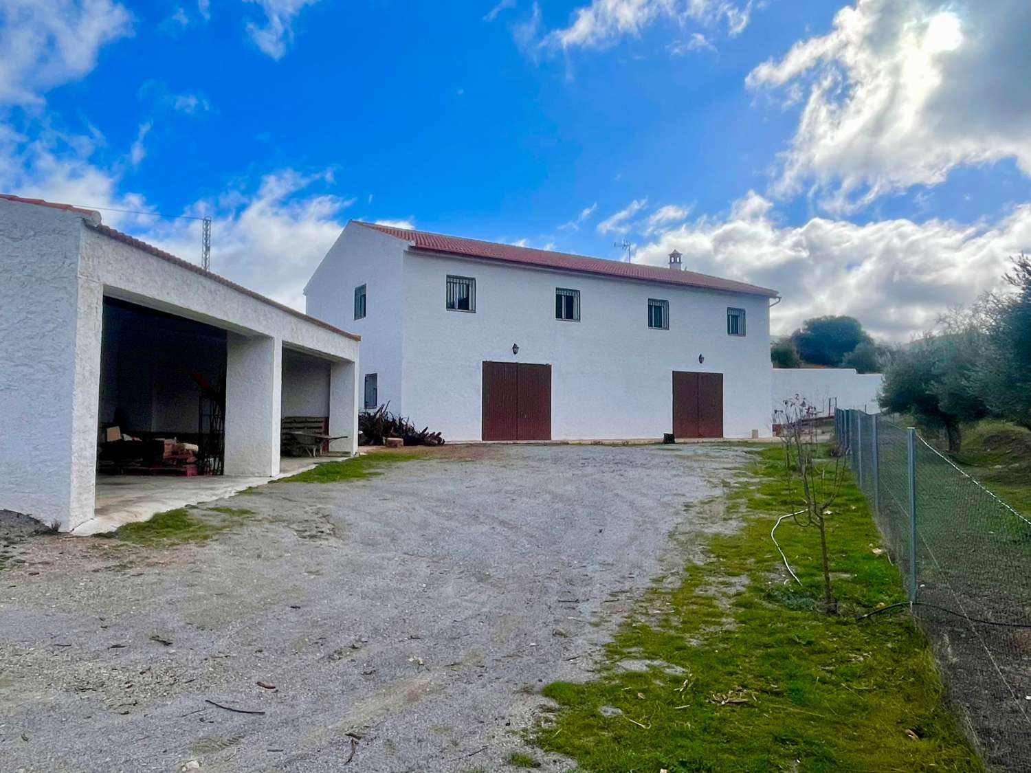 Landhaus mit 200.000 m² Grundstück und Mandelplantage bei Gor