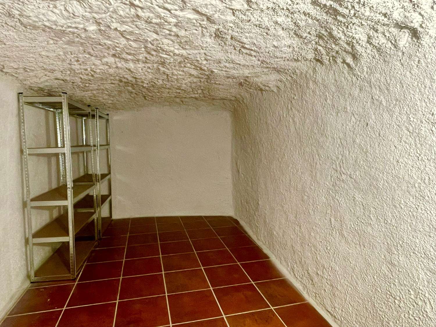 Landhaus mit 200.000 m² Grundstück und Mandelplantage bei Gor