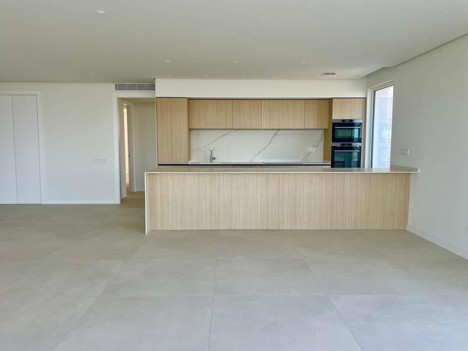 Elegantes Erdgeschoss-Apartment mit traumhaftem Panorama in La Mairena (Ojén)