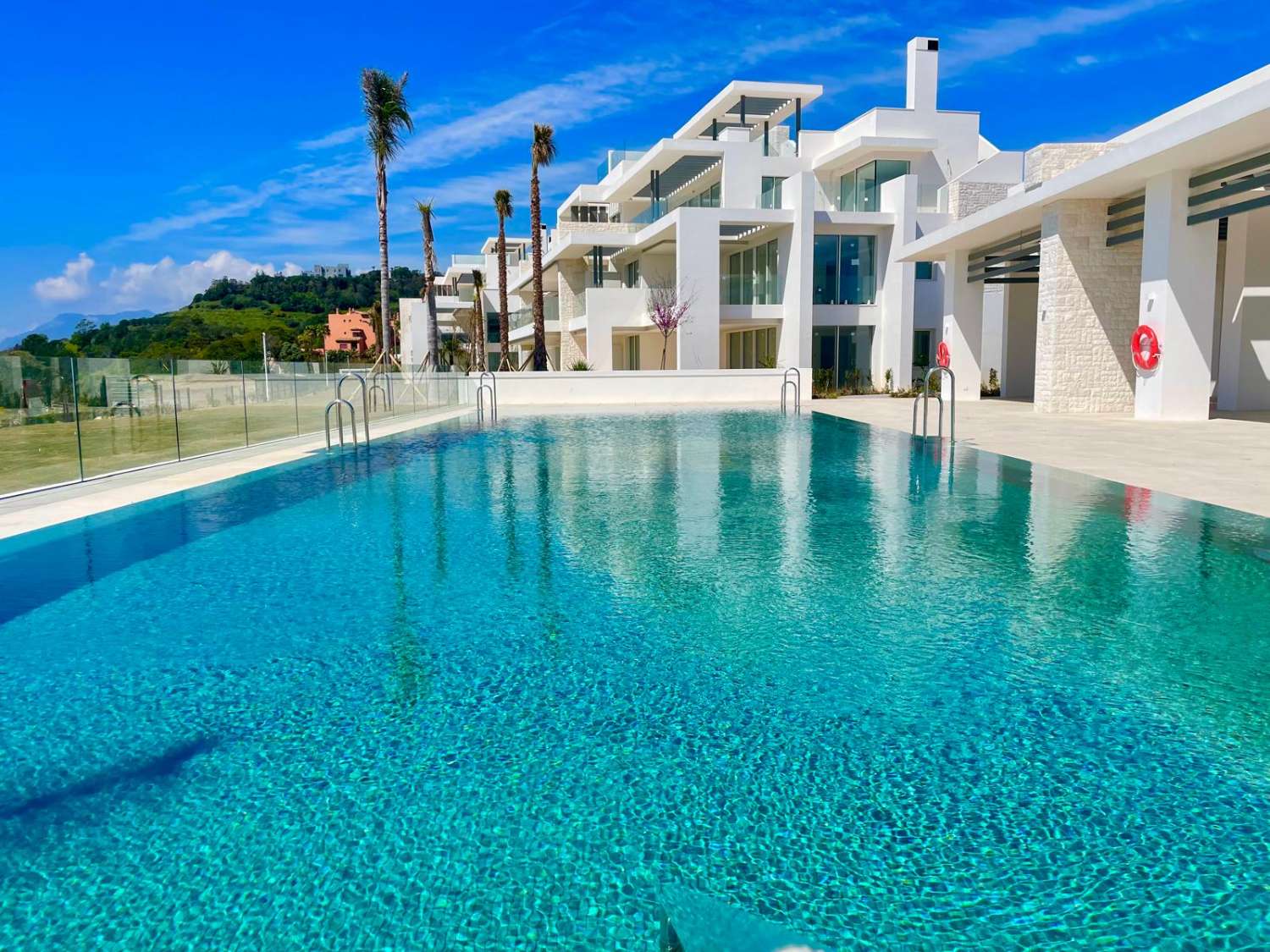 Elegantes Erdgeschoss-Apartment mit traumhaftem Panorama in La Mairena (Ojén)