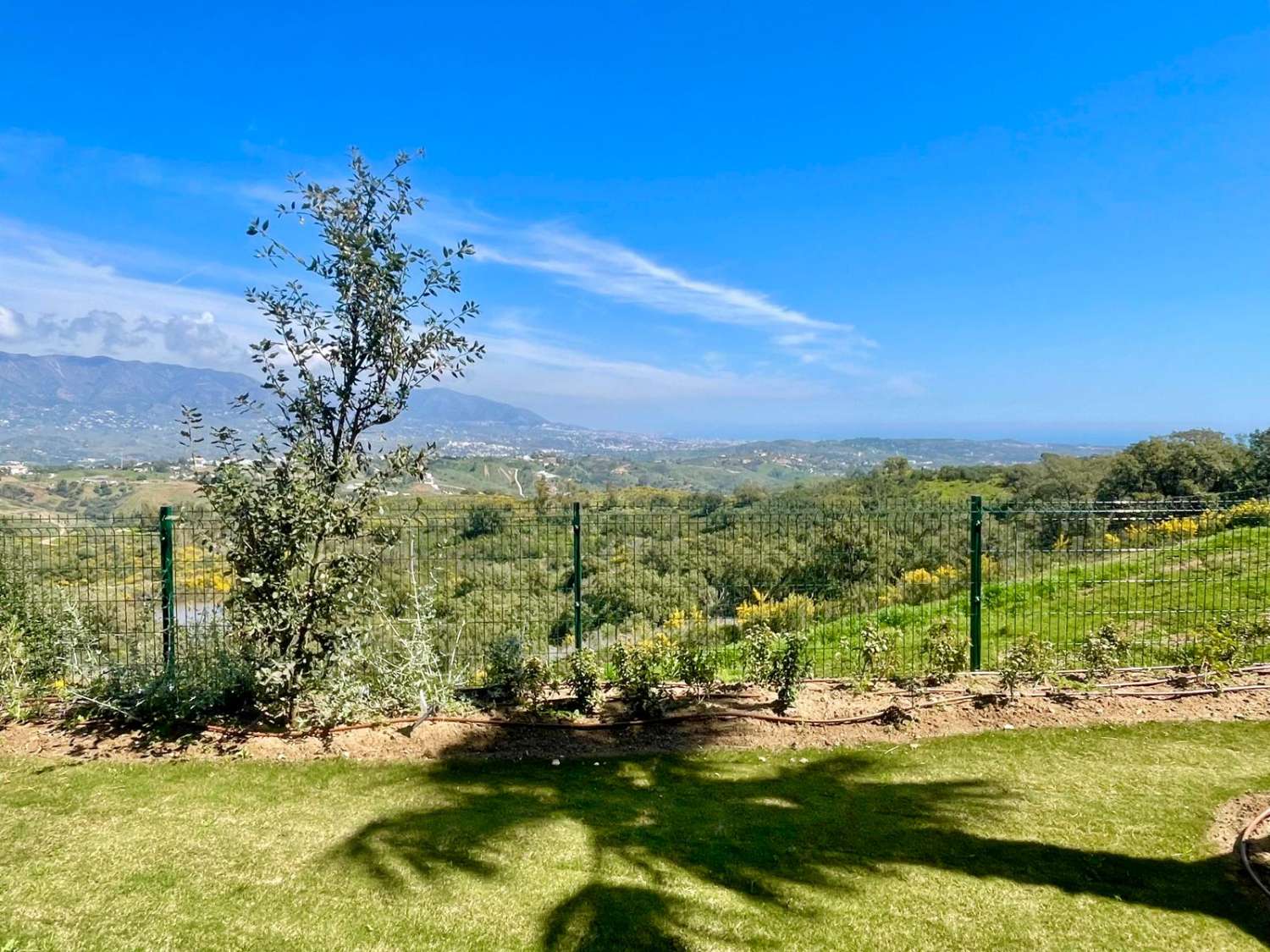 Elegantes Erdgeschoss-Apartment mit traumhaftem Panorama in La Mairena (Ojén)