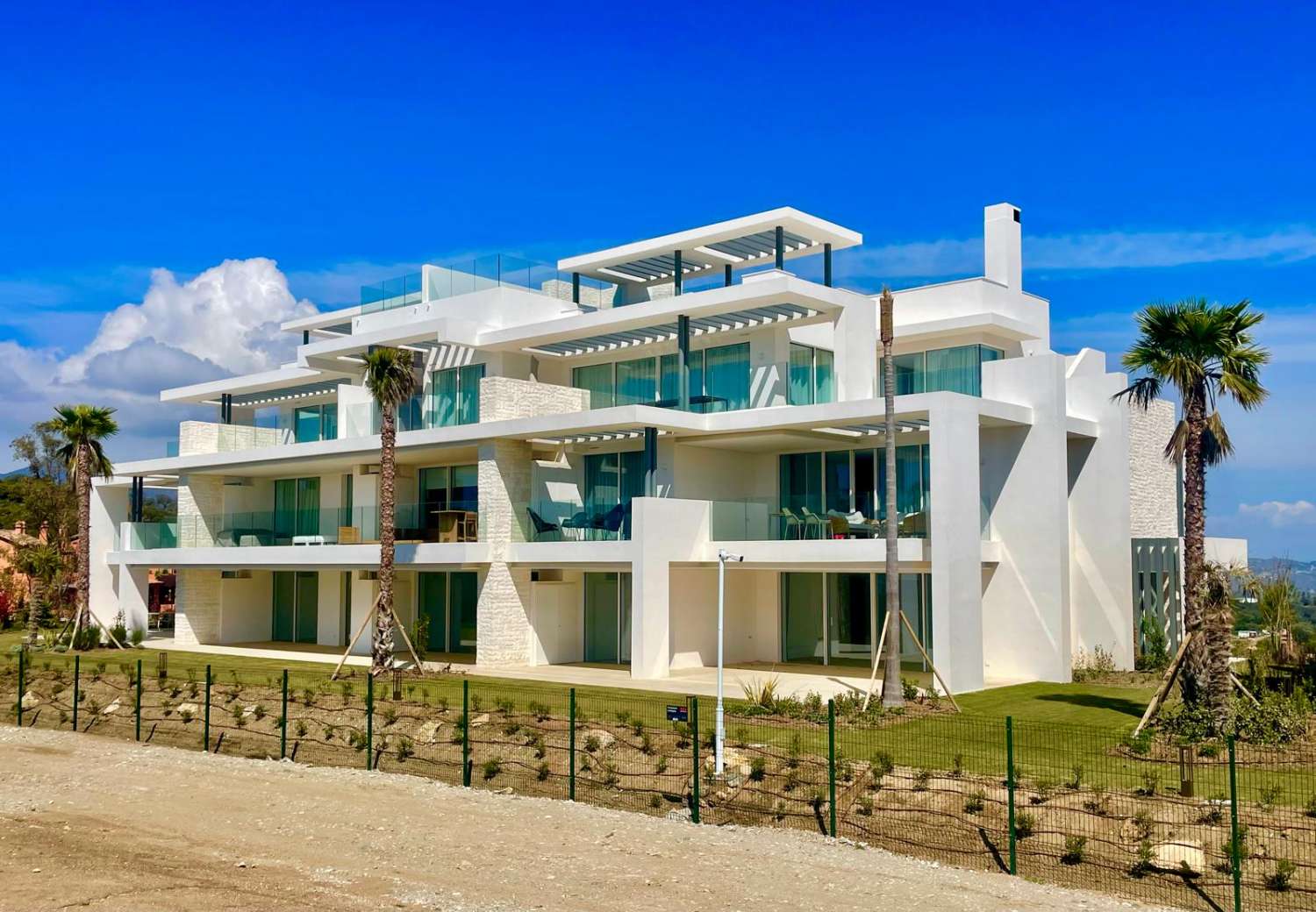 Elegantes Erdgeschoss-Apartment mit traumhaftem Panorama in La Mairena (Ojén)
