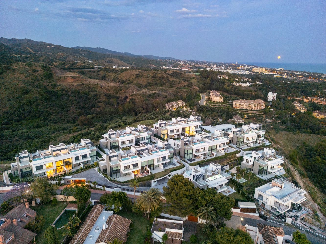 Exklusive Doppelhaushälfte in Río Real, Marbella