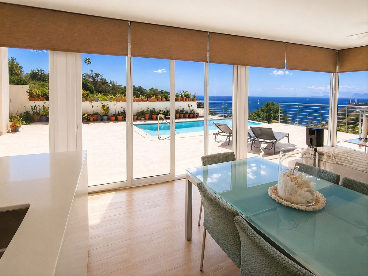 Exklusive Designervilla mit Panoramablick in Manilva – Costa del Sol