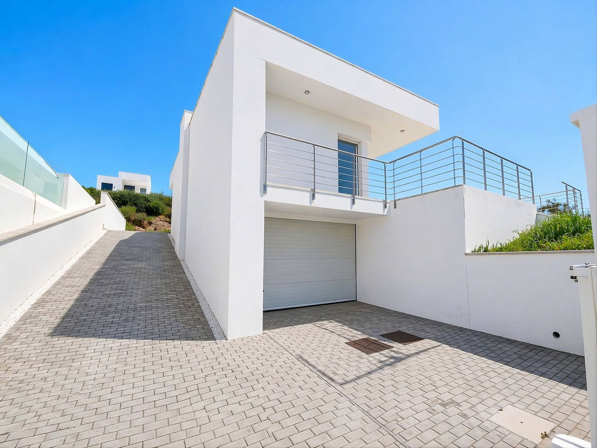Exklusive Designervilla mit Panoramablick in Manilva – Costa del Sol