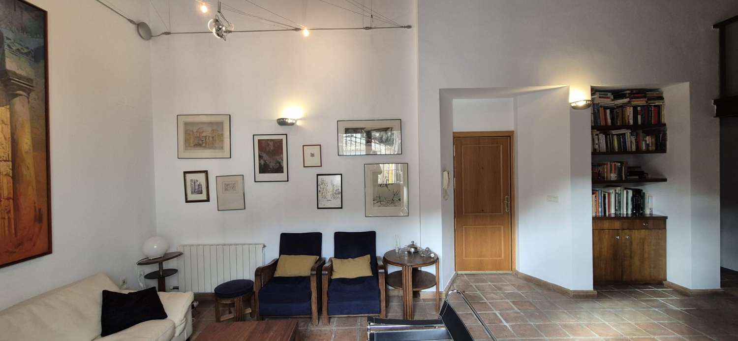 Exklusives Duplex-Apartment mit Alhambra-Blick im Albaicín – Langzeitvermietung in Granada