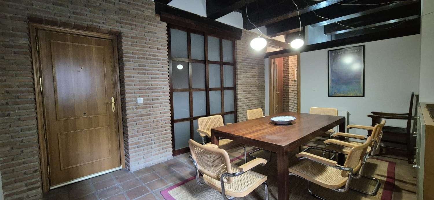 Exklusives Duplex-Apartment mit Alhambra-Blick im Albaicín – Langzeitvermietung in Granada