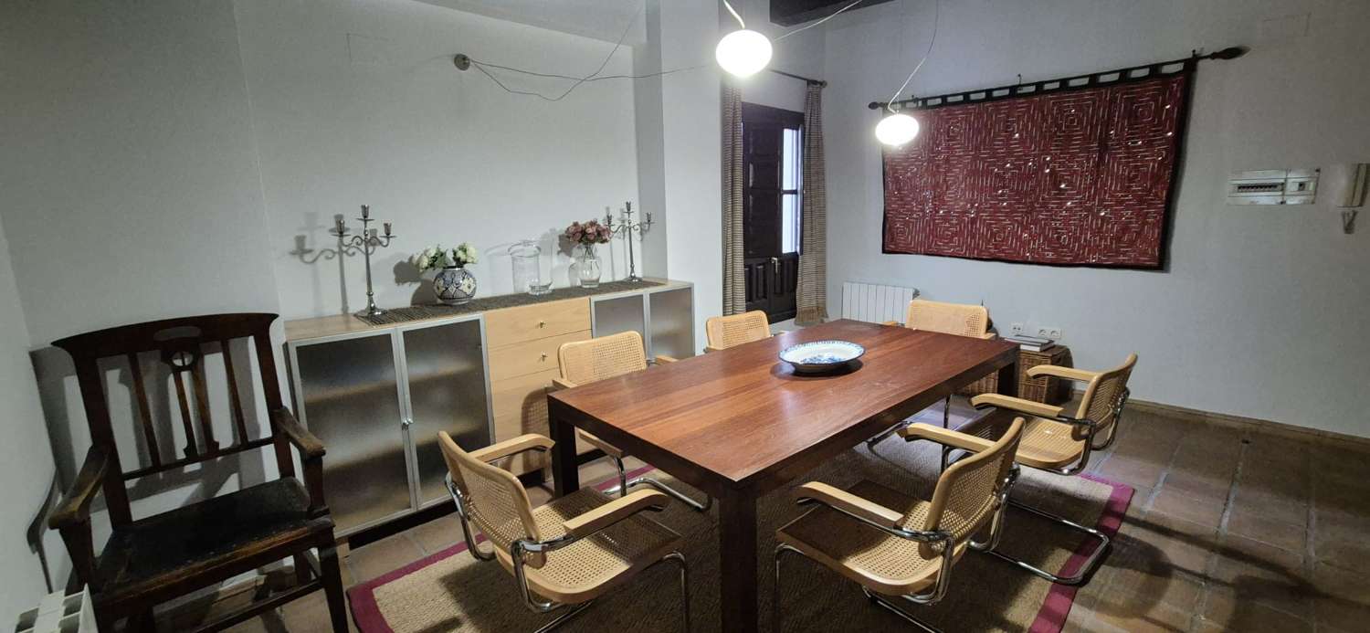 Exklusives Duplex-Apartment mit Alhambra-Blick im Albaicín – Langzeitvermietung in Granada