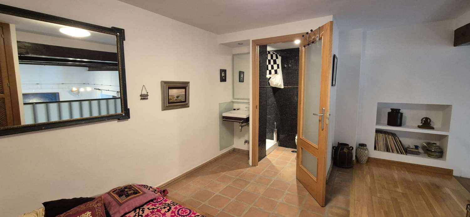 Exklusives Duplex-Apartment mit Alhambra-Blick im Albaicín – Langzeitvermietung in Granada