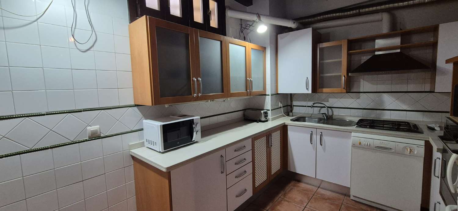 Exklusives Duplex-Apartment mit Alhambra-Blick im Albaicín – Langzeitvermietung in Granada